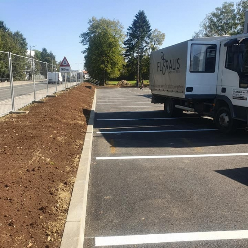 Uređenje travnatih površina oko novog parkirališta