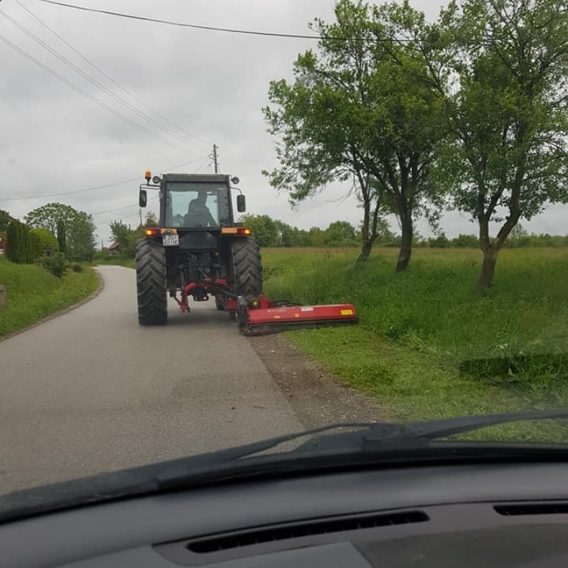 Košnja bankina i nerazvrstanih puteva kranskim malčerom