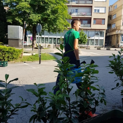 Obnova terase i žardinjera poznatog vrbovečkog kafića cijena, Hrvatska