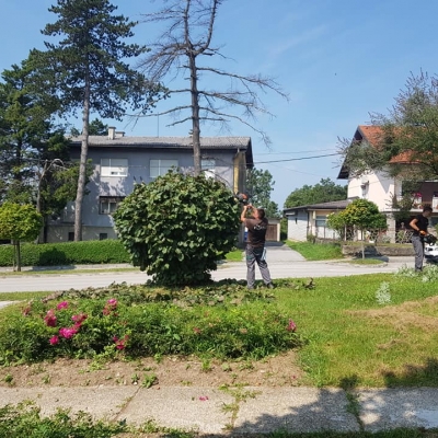 Orezivanje grmova na javnim površinama i košnja travnjaka poslovne zgrade cijena, Hrvatska
