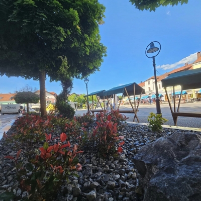 Uređenje trga, sadnja biljaka i postavljanje ukrasnih granulata i drvne sječke cijena, Hrvatska