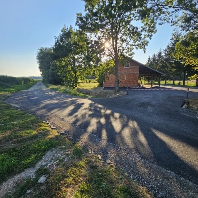 Zemljani radovi, izgradnja mosta, postavljanje rubnjaka, planiranje terena, nasipavanje i priprema za asfalt, izrada bankina cijena, Hrvatska