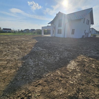 Zemljani radovi, planiranje i niveliranje 3000m2 dvorišta, dovoz humusa i izrada travnjaka cijena, Hrvatska