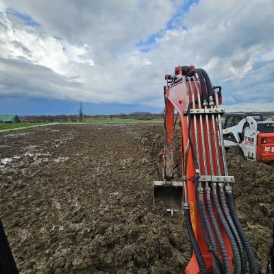 Zemljani radovi, planiranje i niveliranje 3000m2 dvorišta, dovoz humusa i izrada travnjaka cijena, Hrvatska
