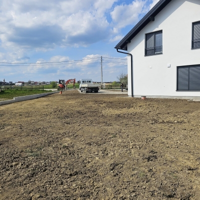 Zemljani radovi, planiranje i niveliranje 3000m2 dvorišta, dovoz humusa i izrada travnjaka cijena, Hrvatska