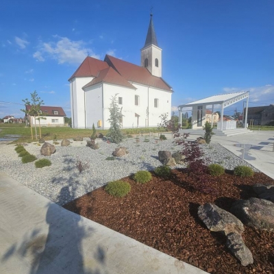 Projektiranje i izvedba okoliša vanjskog svetišta - zemljani radovi, sadnja biljaka i stabala, izrada ukrasnih gredica i modernog kamenjara cijena, Hrvatska