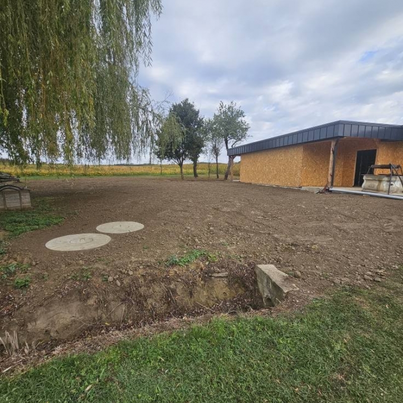 Čišćenje parcele, planiranje terena, dovoz humusa i uređenje okoliša