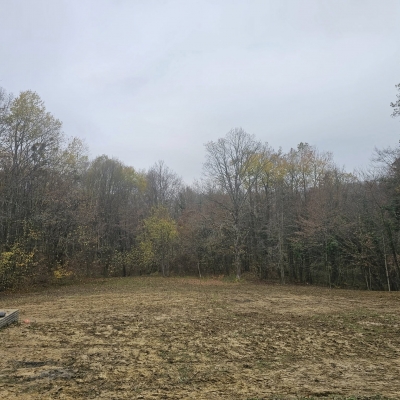 Čišćenje šumskog terena, planiranje i dovoz zemlje, izrada travnjaka, izrada kolnog prilaza cijena, Hrvatska